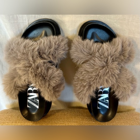 faux shearling sandals zara